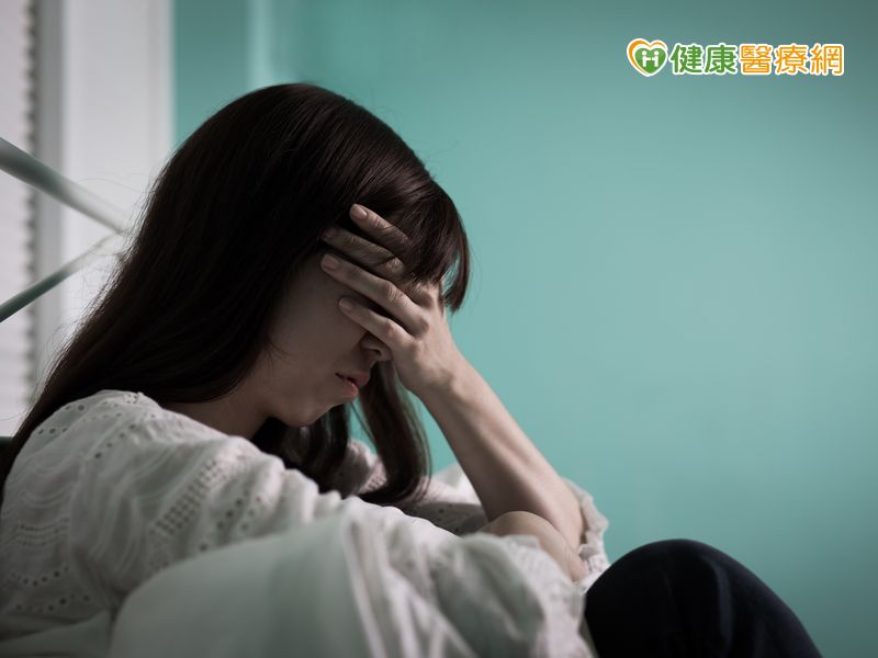 蜡烛两头烧 女性易患忧郁症
