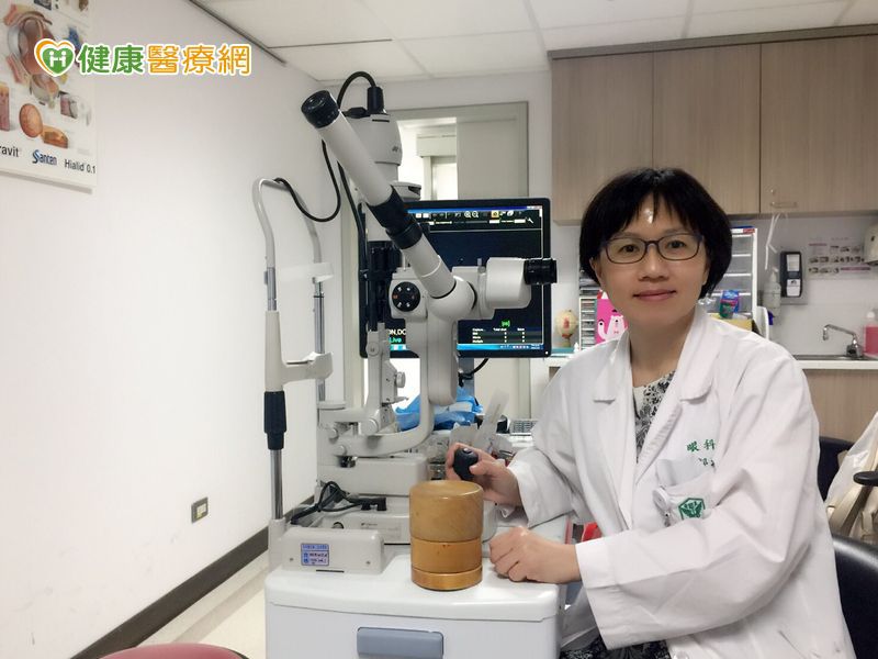 郭淑純主任表示,適時使用非球面人工水晶體就比較不會產生這樣的問題。 郭淑純主任表示,適時使用非球面人工水晶體就比較不會產生這樣的問題。