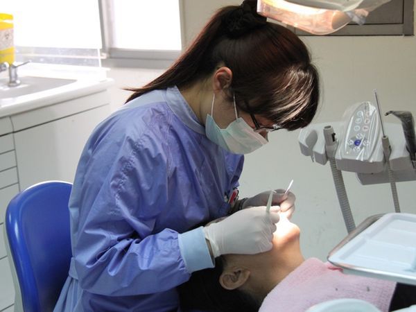 戽斗發音異常　男大生接受正顎手術圓夢