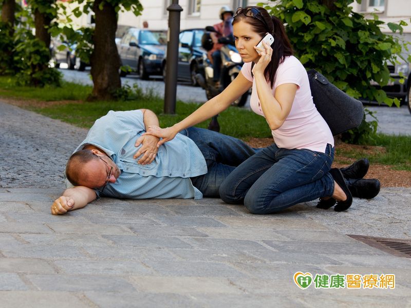 男子亂吃舌下含片NTG 突然昏倒險送命