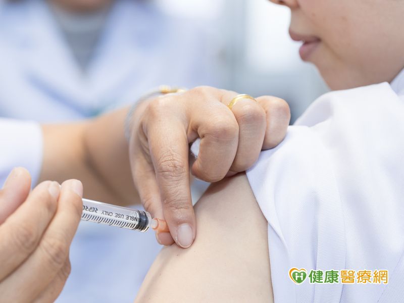 注射登革熱疫苗 反擴大茲卡疫情
