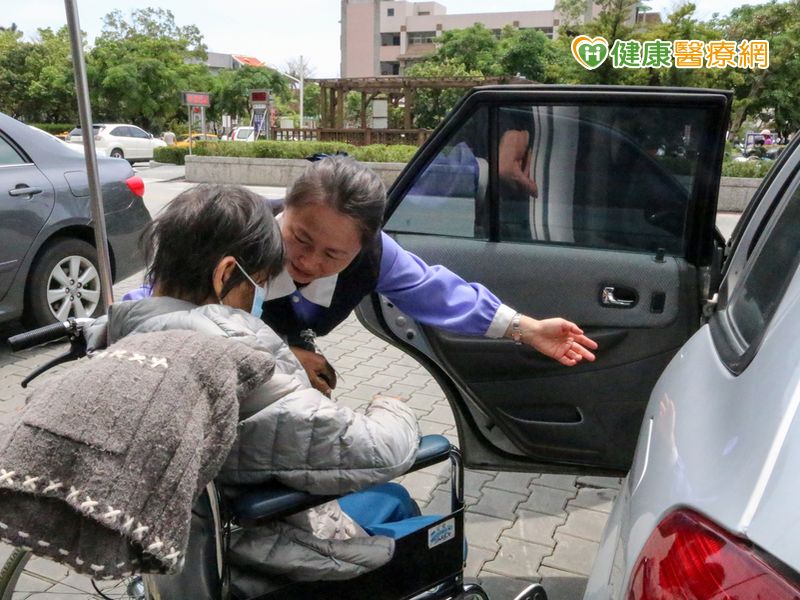 延續出院長照服務 減輕照顧者負擔
