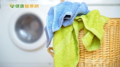 毛巾3天沒洗　你敢拿來擦身體？毒理專家：比馬桶還髒