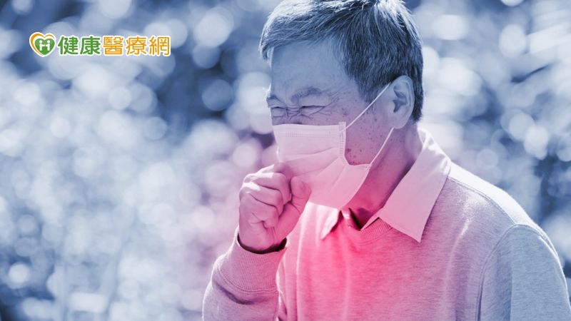 新冠疫情未來發展不得而知，但若因不敢外出取藥而擅自停藥或用藥不規律，皆會造成病況不穩，增加急性發作頻率。