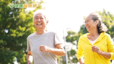 怕膝蓋磨損不敢動？　「運動」才是膝退化治療第一步