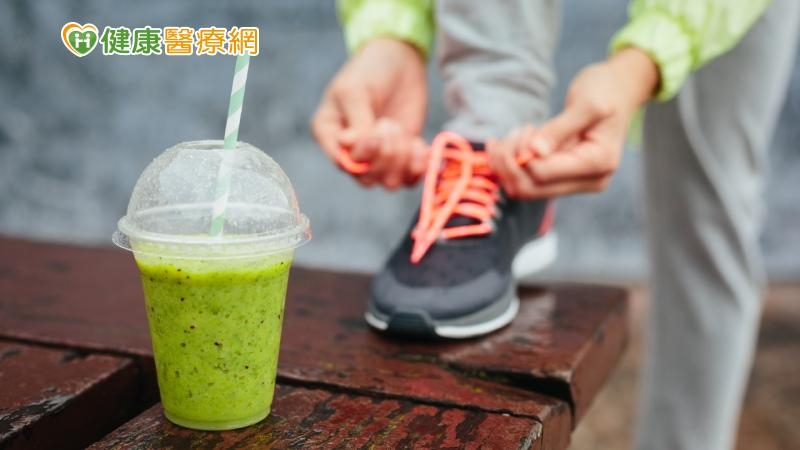 素食者若想要增肌減脂，需注意飲食三大關鍵：充足熱量、充足蛋白質、微生物及礦物質補充。