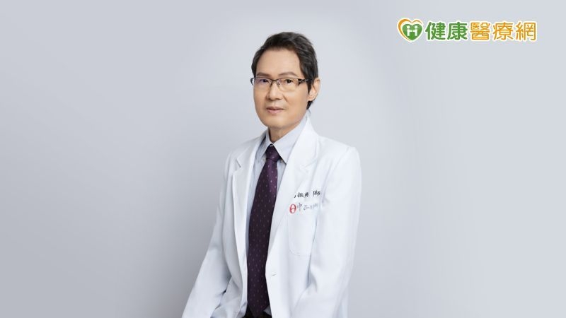 醫師提醒，脊椎退化是現代人的文明病，日常生活要避免姿勢不良，也要控制體重，建議適度運動、訓練核心肌群，就能減少脊椎發生問題。