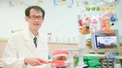 大人嚼碎食物餵孩　恐傳「蛀牙菌」害乳牙蛀光