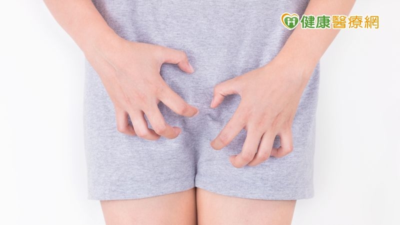 古代婦科名醫傅青主在《傅青主女科》指出：「帶下俱是濕症」，濕邪是帶下病的關鍵。臨床帶下依五種顏色區分，常見為白帶及黃帶。