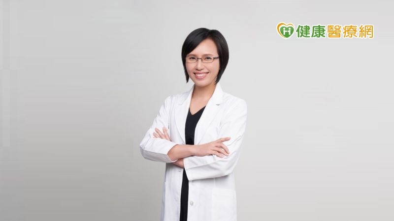 莊蕙瑜主任分享，以高醫婦產科門診為例，經過衛教，孕婦接種百日咳疫苗的意願相當高，準爸爸也是，門診更有阿公、阿嬤為了照顧孫子一起來打。