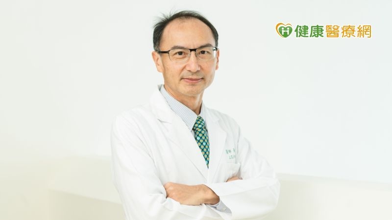 中華民國骨質疏鬆症學會黃兆山理事長提醒民眾，需時時留意長輩骨鬆症