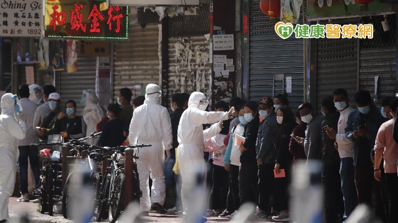 香港染疫死亡案例中，九成慢性病、五成長照住民，台灣重症死亡近九成為慢性病患者。