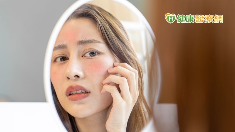 許多人面臨換季期間肌膚困擾，認為自己肌膚過敏，上網一查找卻被許多名詞轟炸，過敏、敏感、敏弱肌到底是什麼？