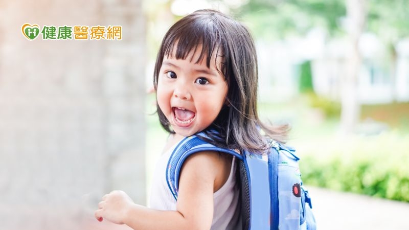 學理上已經有非常充足的實證顯示在兒童急性腸胃炎時，除了讓身體本身的免疫系統自然排出或消滅壞菌和病毒外，「補充益生菌」一樣可幫助促使腸胃炎加速康復。