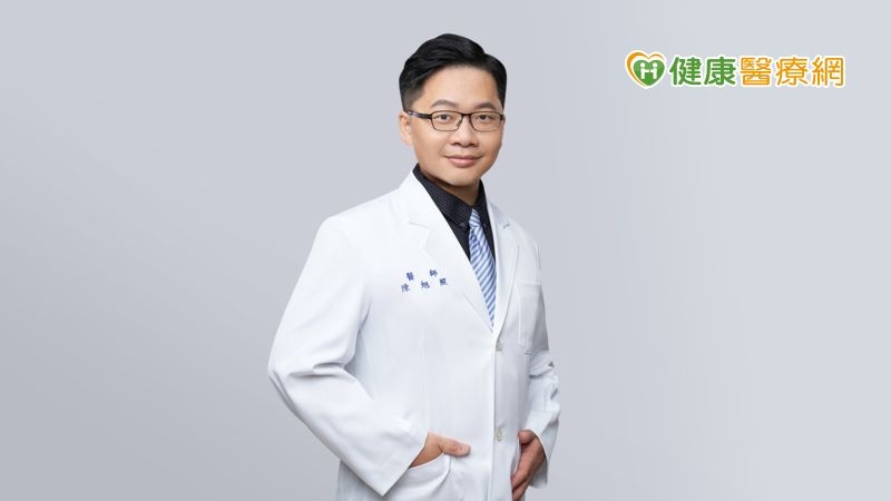 醫師說明，椎間盤突出是相當常見的脊椎退化性疾病，延誤治療黃金期會引起坐骨神經痛，疼痛感從腰部蔓延到臀部、下肢，有症狀應及早就醫診治。