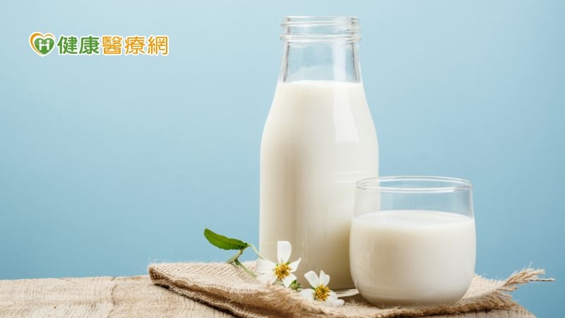 一喝牛奶就腹瀉？　益生菌「這樣挑」助減緩乳糖不耐