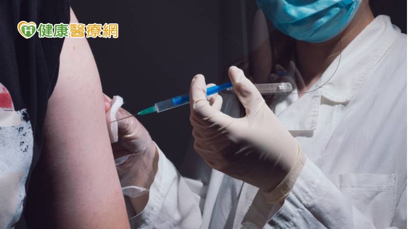 蘇文麟主任呼籲，預防勝於治療，接種疫苗能形成一定保護力，即使染疫也較不容易發展為重症。