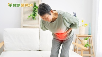 老婦肚子脹痛「腹腔積氣」　醫：不緊急處理死亡率高