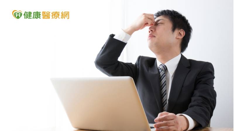 近年來因為民眾生活習慣改變，長時間配戴隱形眼鏡、使用3C產品、冬夏二季長時間在冷暖氣房、使用除濕機等生活方式，大幅增加了20到45歲年輕族群罹患乾眼症的機率。