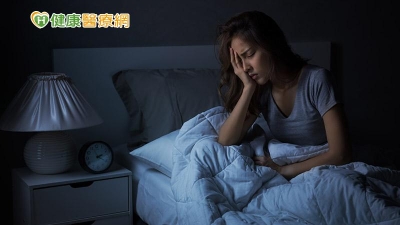 新冠「失眠」如何治療？身心科醫提3招改善