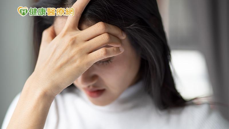 戴岑樺表示，鎂可以幫助調節血流和放鬆肌肉，含鎂的食物有腰果、杏仁與香蕉等。