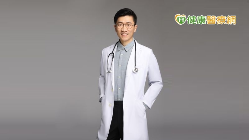 蔡世偉醫師說，觀察生長曲線僅是最基本的篩檢條件，為了要掌握孩子更多的成長資訊，可由專業兒科診所幫忙建置成長履歷，可以提早發現孩子的體質變化，更能掌握黃金轉骨期，給予協助與治療。