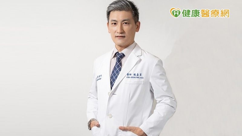 以皮膚科起家的魏嘉宏院長表示，許多患者選擇魏嘉宏醫師主要是因為擁有專業皮膚科醫師團隊，以皮膚相關問題結合醫美技術，替患者解決後疫情時代口罩下美麗臉龐的困擾問題。