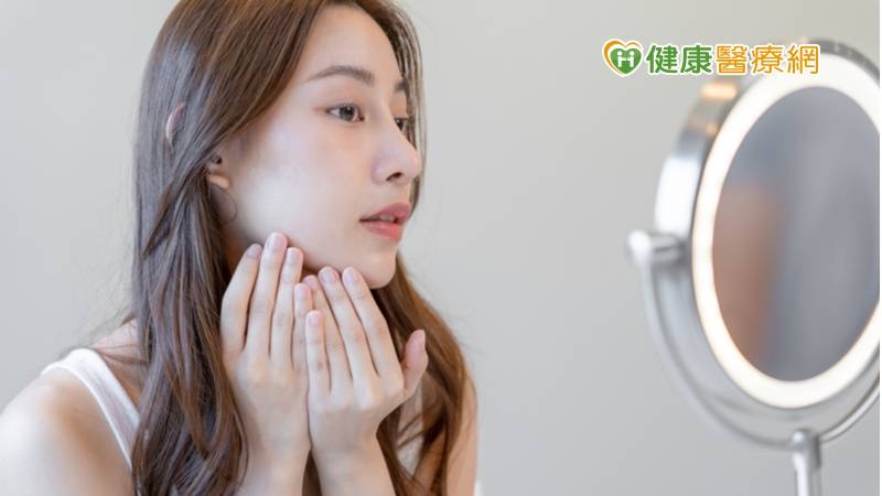 膠原蛋白就像膠水，可以支撐著身體結構，但是當年紀越大、膠原蛋白流失越多，最明顯的就是皮膚缺乏彈性、膝蓋軟骨也隨之退化。