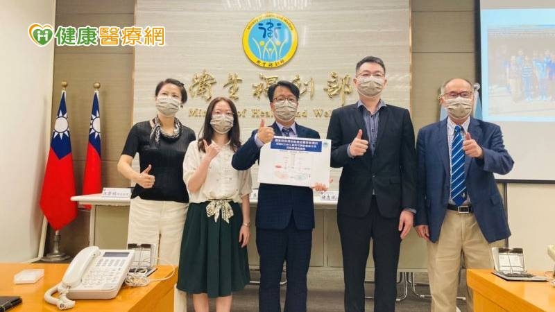 國衛院細胞及系統醫學研究所褚志斌副研究員研究團隊利用攝護腺癌細胞進行研究，發現剔除KDM4C後的癌細胞，與醣類、蛋白質與脂肪代謝的重要基因與蛋白質都有被抑制的現象，證明KDM4C基因對癌細胞代謝扮演關鍵角色。