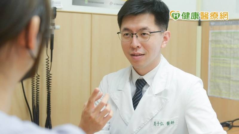 劉子弘醫師指出，懷孕、營養不良、腸胃道出血、經血過多、痔瘡等都是風險因子；在台灣約2%的民眾罹有缺鐵性貧血，女性則是男性的2倍多。