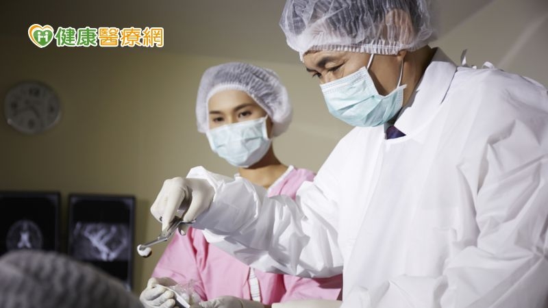 民眾繳了健保費，卻無法自行選擇手術中所使用的醫材，可能在不知情的狀況下使用到不偏好的中牌醫材