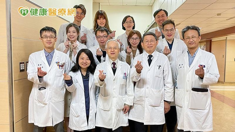 馬偕紀念醫院特別針對先天性心臟病的大朋友，由成人心臟科、心臟外科與兒童心臟科組成跨科別的合作團隊，讓這些病人可以透過特定檢查與評估，制定專屬其個人化醫療對策，全面呵護從小就孱弱的心臟，讓先天性的心臟病友即使長大了，也能有「最懂你的心」的團隊做完整的醫療照護。