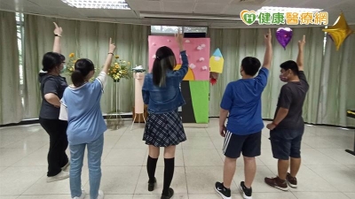 北榮向日葵學園畢典！「懼學症」青少年們完成學業