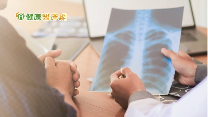 呼籲年逾四十的民眾應該都要至少做一次LDCT，瞭解自己的身體狀況，以免發現太晚，措手不及。