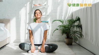 印度瑜珈冠軍：每天靜坐3分鐘，給自己一段「空白時間」，減輕焦慮、加強專注力