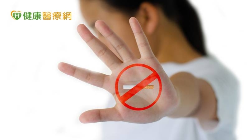 新興菸品包含「電子煙」與「加熱菸」。臺北市已於111年3月25日公布「臺北市新興菸品管理自治條例」，並於同年3月27日生效，明定禁菸場所全面禁止使用新興菸品。