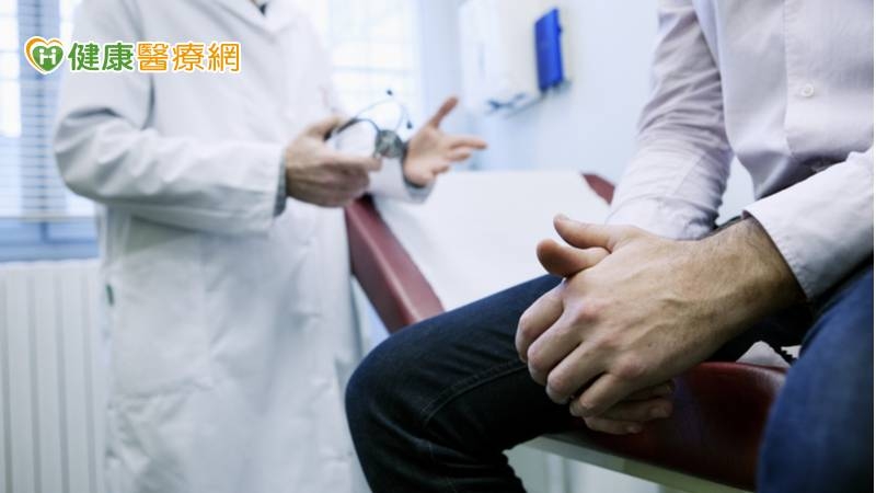 相較於其他器官癌症，攝護腺癌已屬於進展緩慢惡性腫瘤，若能儘早發現越早治療大多能徹底根治，即使確診時已屬遠處器官轉移的攝護腺癌，積極治療仍能穩定病況與疾病共處