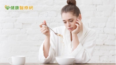 解隔大吃美食卻聞腐臭味？　中藥針灸診治助恢復