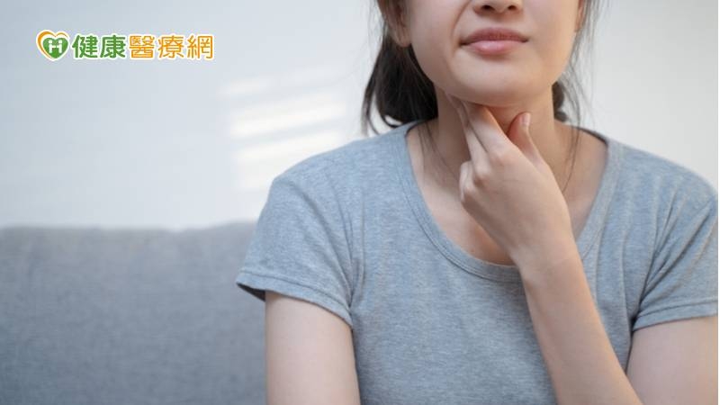 主動脈剝離發生的症狀跟內膜破口的位置有關。中老年後因氣管鈣化變硬就有可能會壓迫到食道造成吞嚥困難。