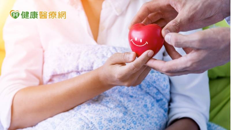 雙和醫院程毅君院長表示，其中有近2萬人會發展為末期心臟衰竭，需要接受心臟移植或左心室輔助器的治療。
