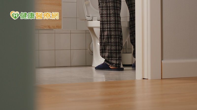 夜尿症是腦部賀爾蒙異常所引起的疾病，卻常被患者當成老化正常現象而不常求診 