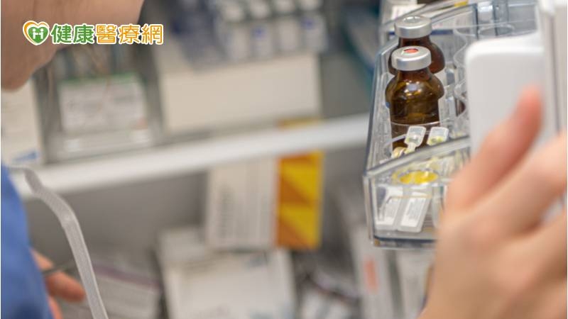 除非藥品有特別註明放在冰箱冷藏，否則都應存放於室內陰涼乾燥處。