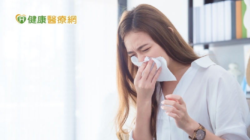 避免接觸到週遭的過敏原，就能有效阻止過敏性鼻炎的誘發。