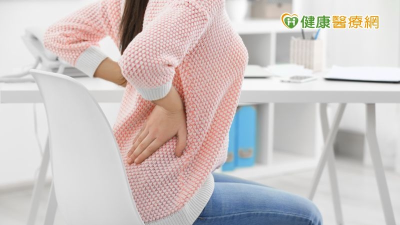 更年期腰酸背痛小心是骨鬆　中醫師周宗翰授補膠質顧腎輕食療