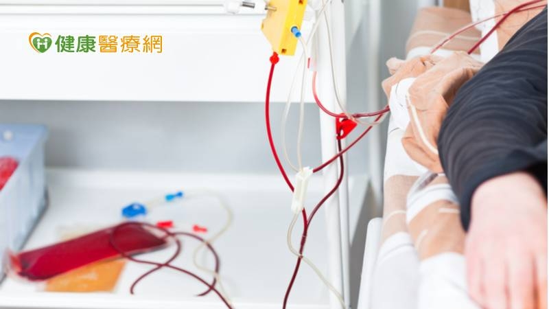 中年男便祕腹痛到吐　急性胰臟炎「血漿置換術」保命