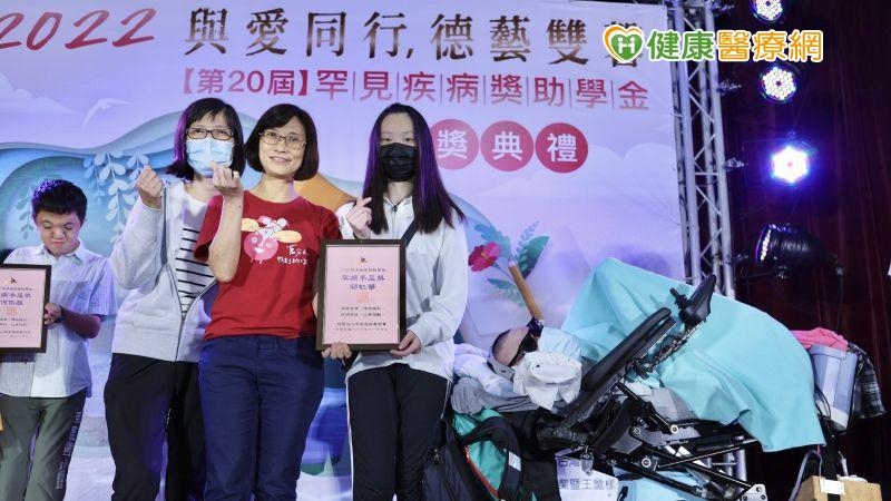 兄患罕病「裘馨症」對抗死神　妹顧手足「不想被看不起」