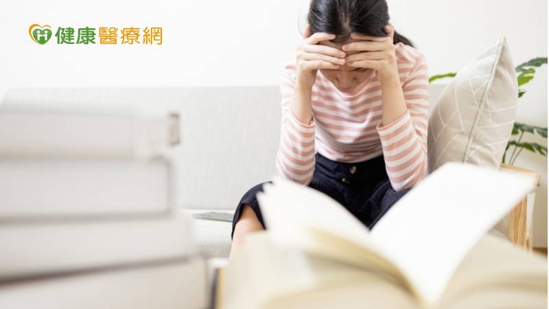 家長必學！憂鬱青少年增加、求助少　專家授「叛逆or憂鬱」辨別法