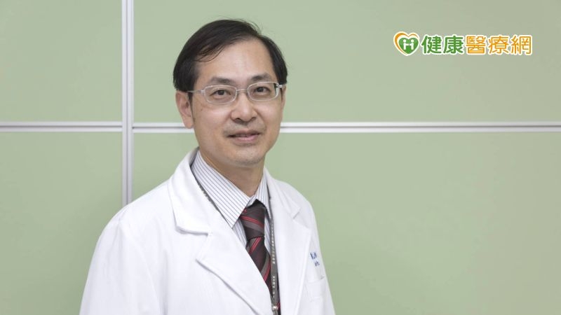 兒童長時間手持3C不只傷眼，更恐讓成長發育出問題？！