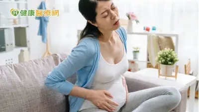 30歲孕婦肚子痛以為寶寶擠壓　產後未消竟是大腸癌第三期