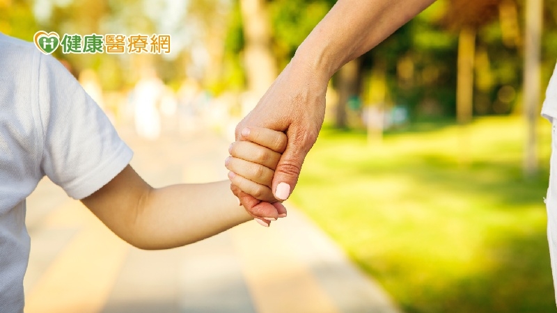 走出原生家庭的傷痛，你對父母的認識，雖然真實，卻不夠完整